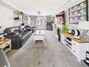 Lounge- click for photo gallery